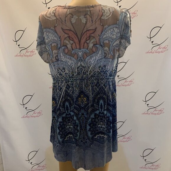 Unity. Size Large. Short Cap Sleeve. Pullover. Embellished/Studded. B73. - Picture 4 of 6